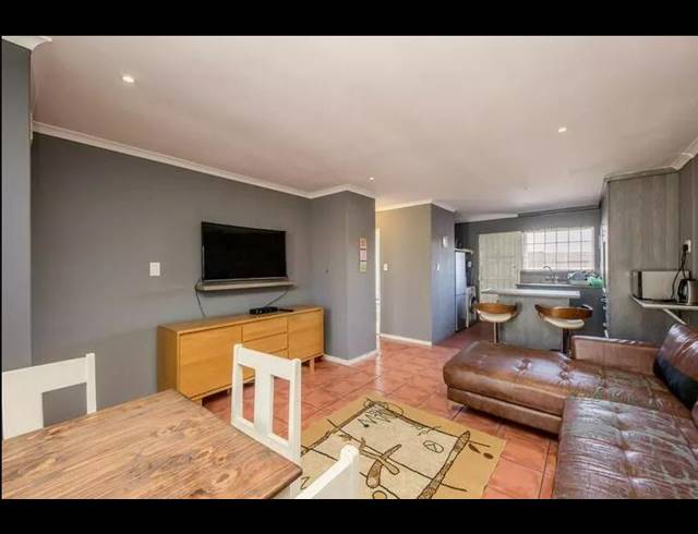 3 BEDROOM HOUSE FOR SALE IN WEST BEACH